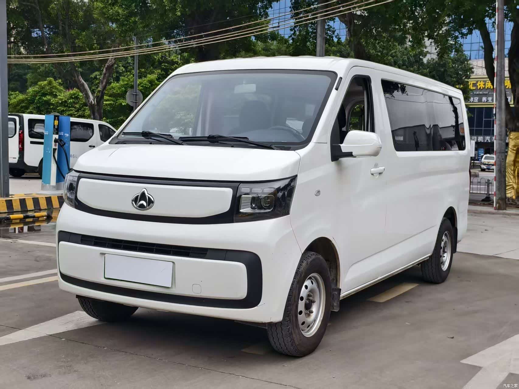 Changan EM80, 2025 1