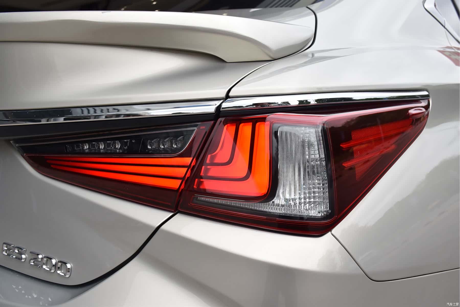 Lexus ES, 2019 18