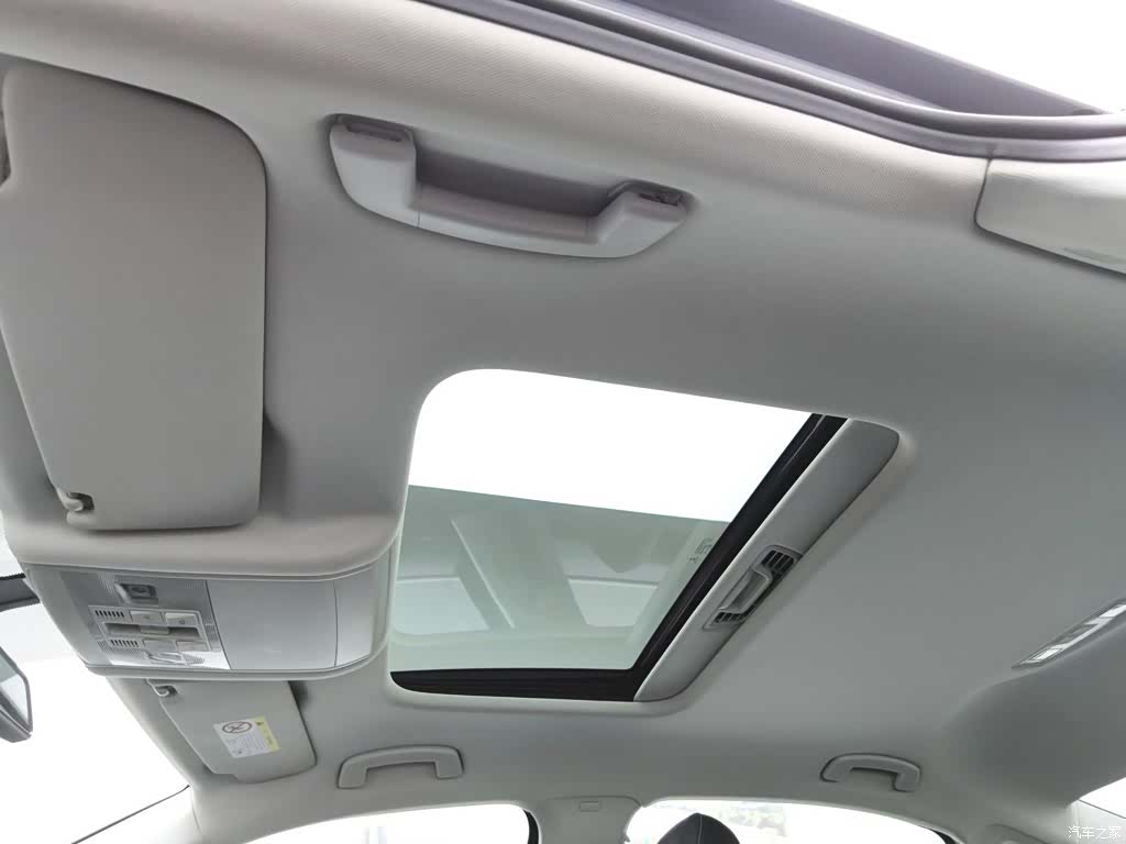 Volkswagen Passat, 2023 14