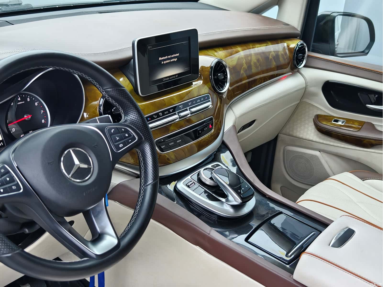Mercedes-Benz V-Class, 2020 11