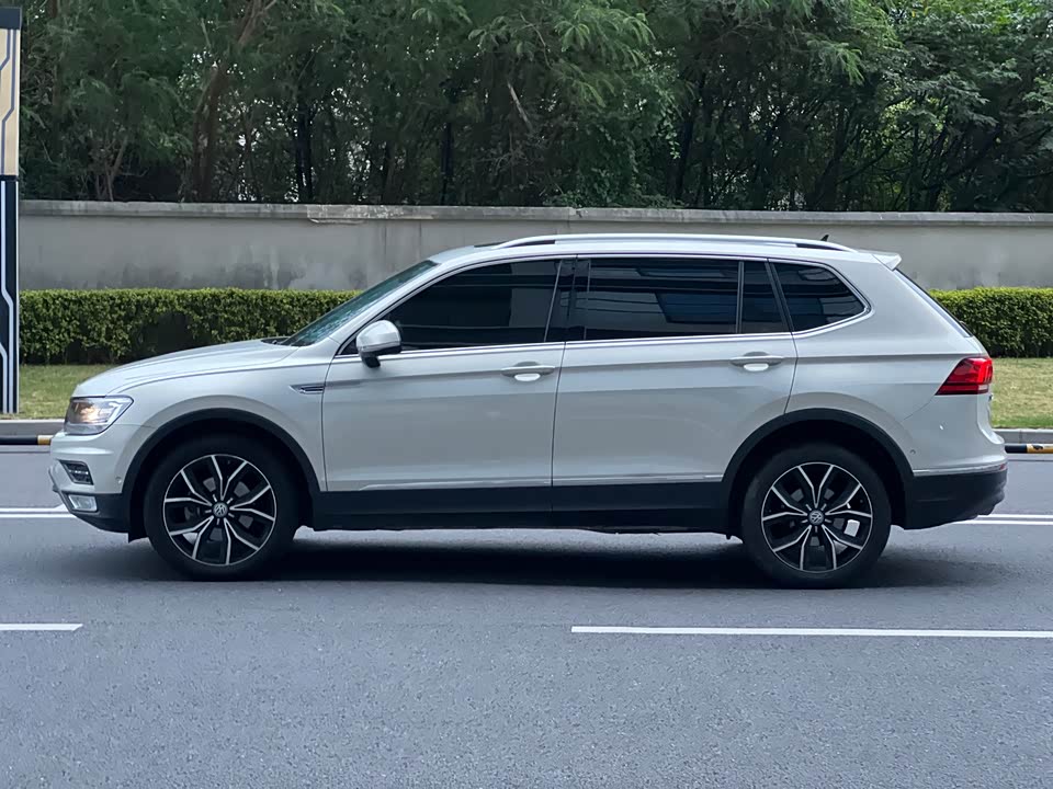 Volkswagen Tiguan L