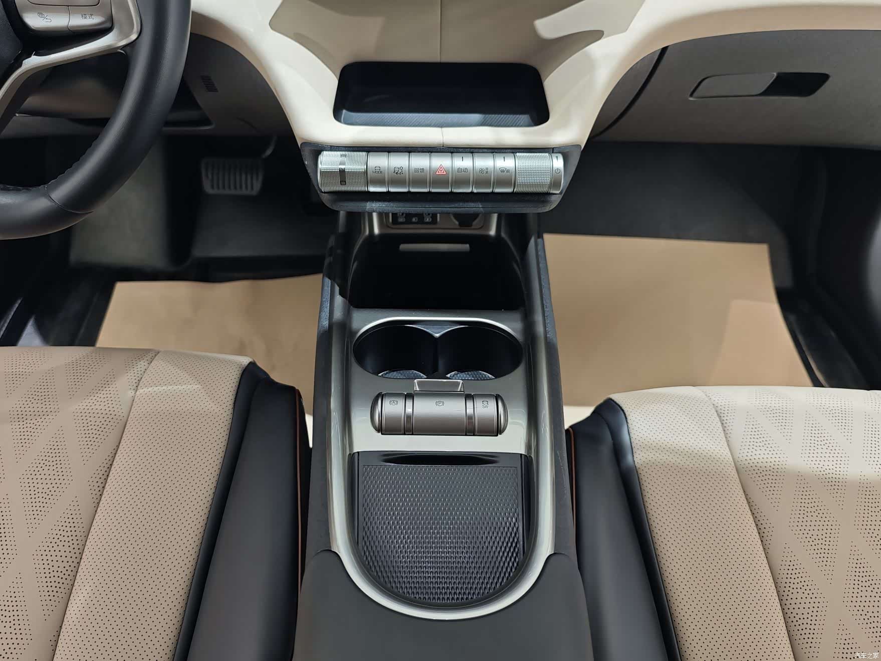 BYD Dolphin, 2023 8