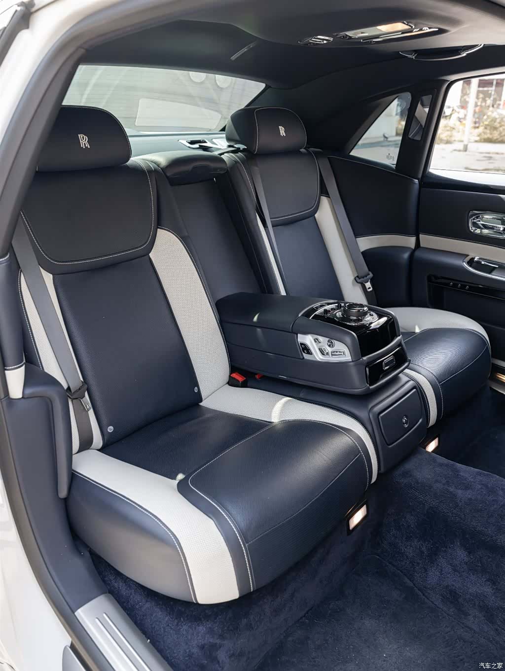 Rolls-Royce Ghost, 2019 22