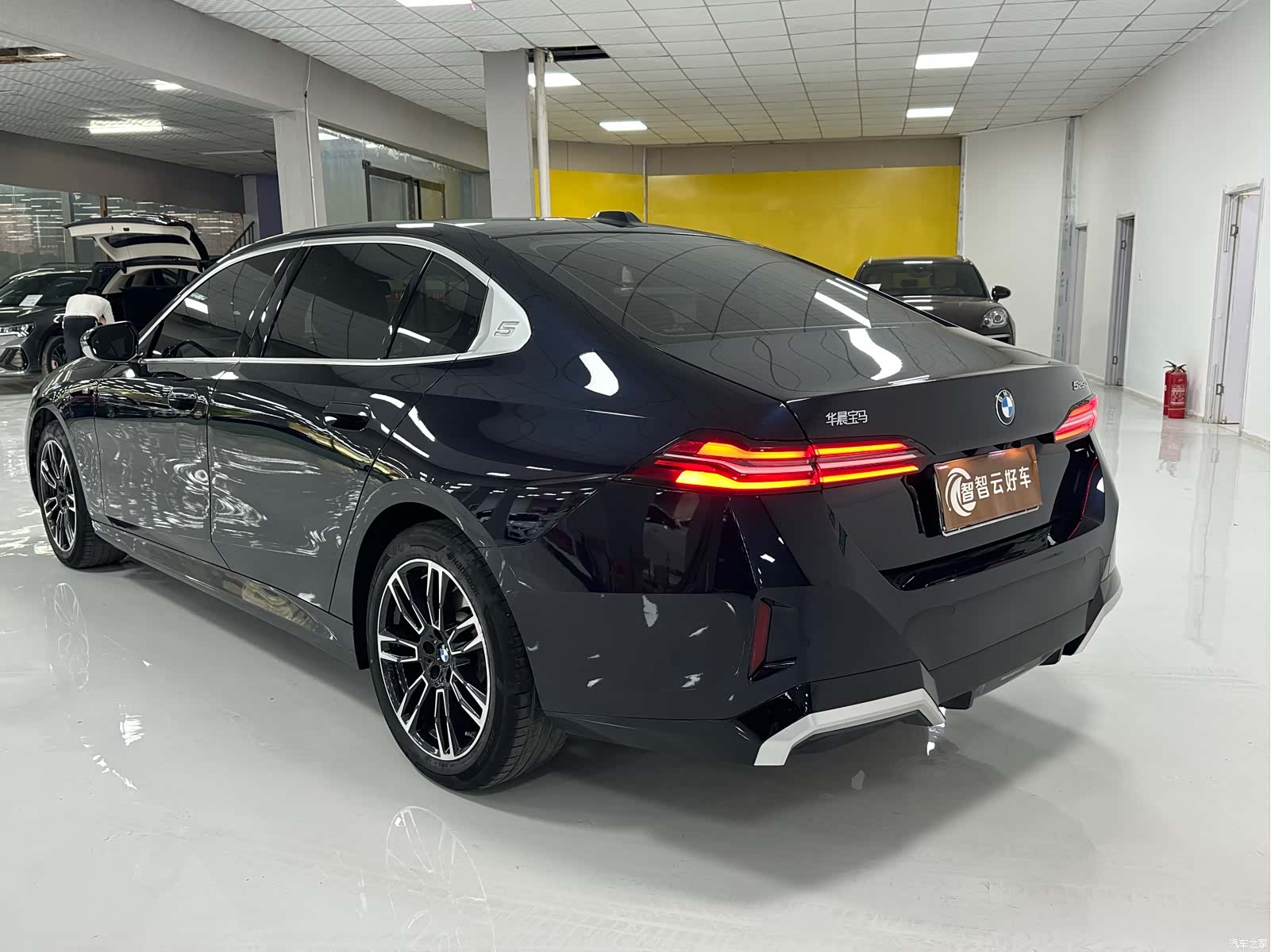 BMW 5 Series, 2024 7