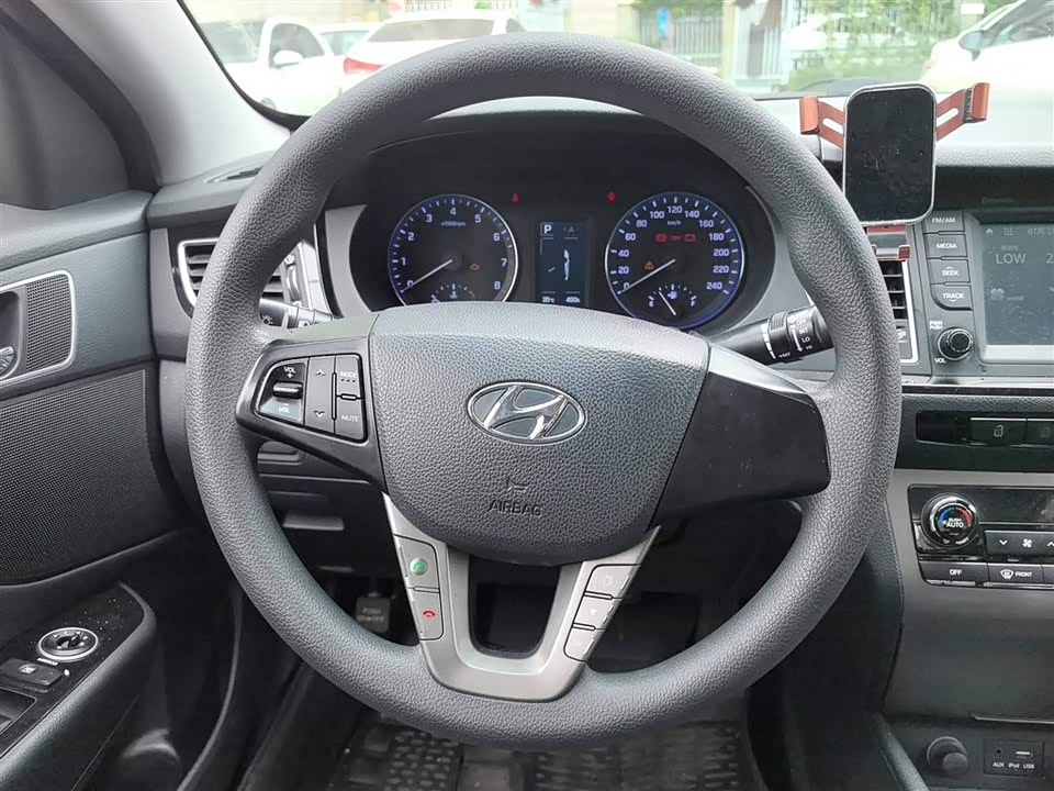 Hyundai Name picture