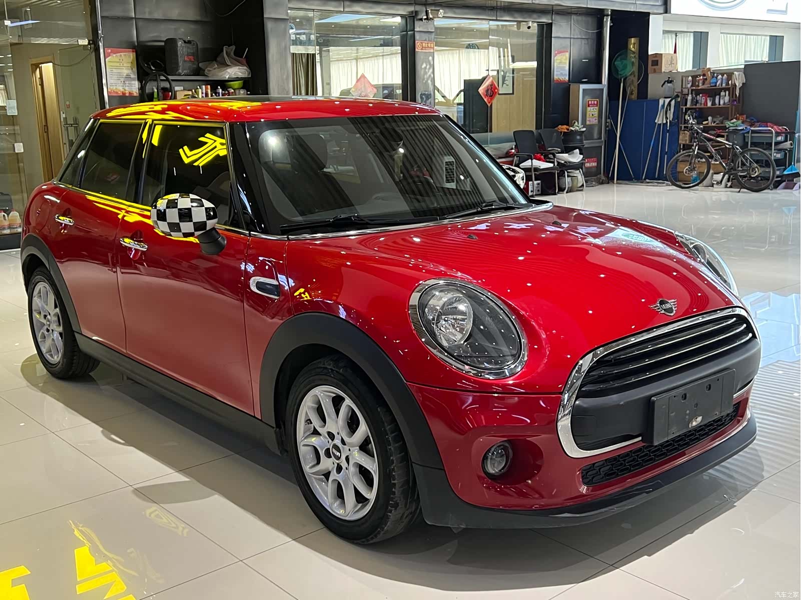 Mini ONE, 2019 3