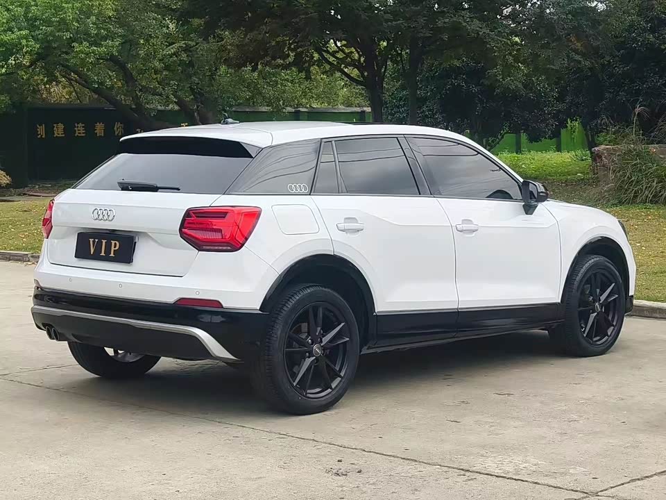Audi Q2L
