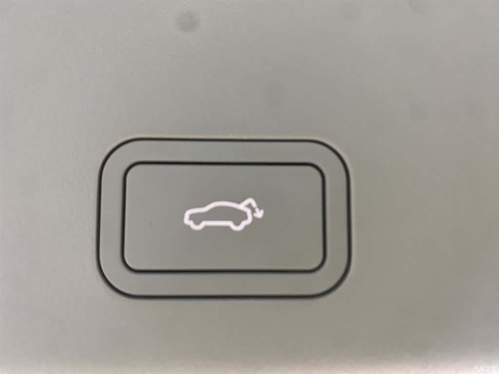 Volvo EM90, 2024 13