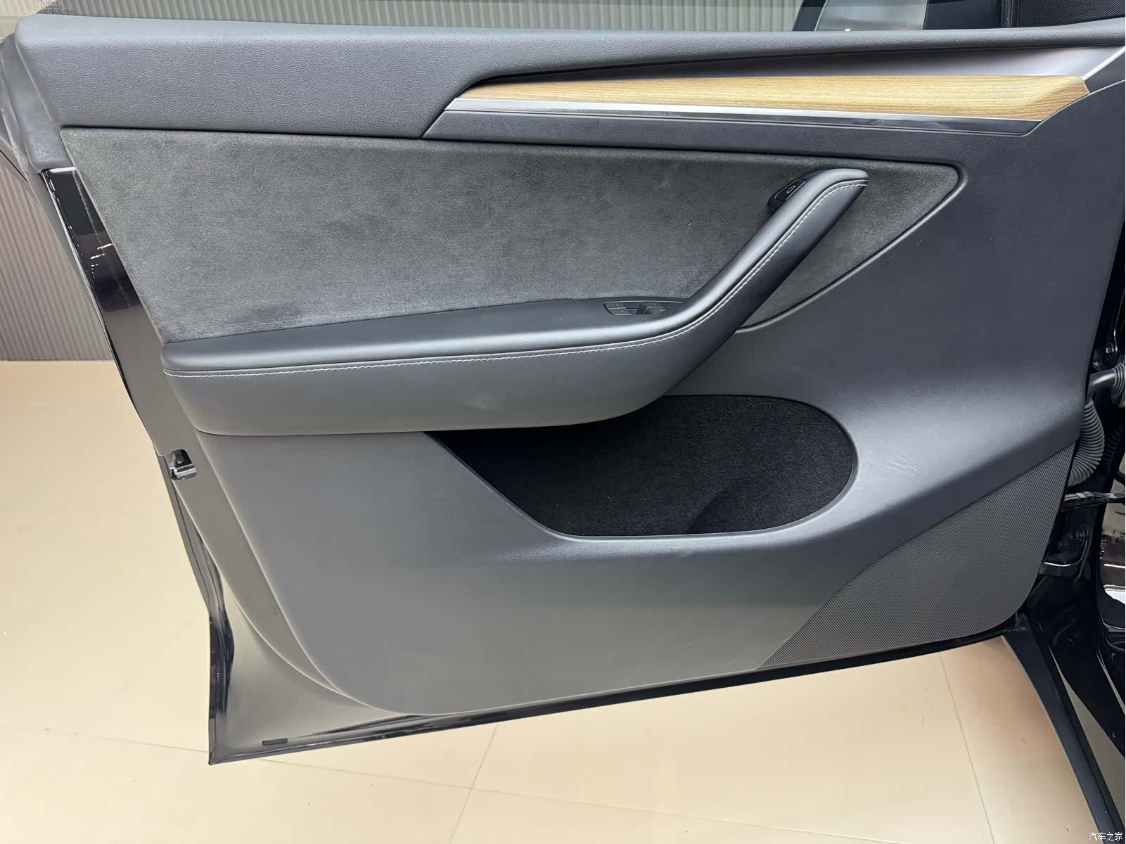 Tesla Model Y, 2023 9