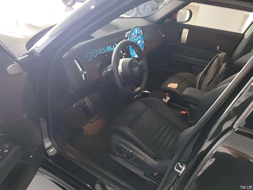 Mini Countryman, 2025 23