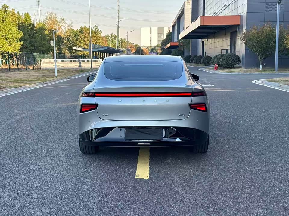 XPENG P7