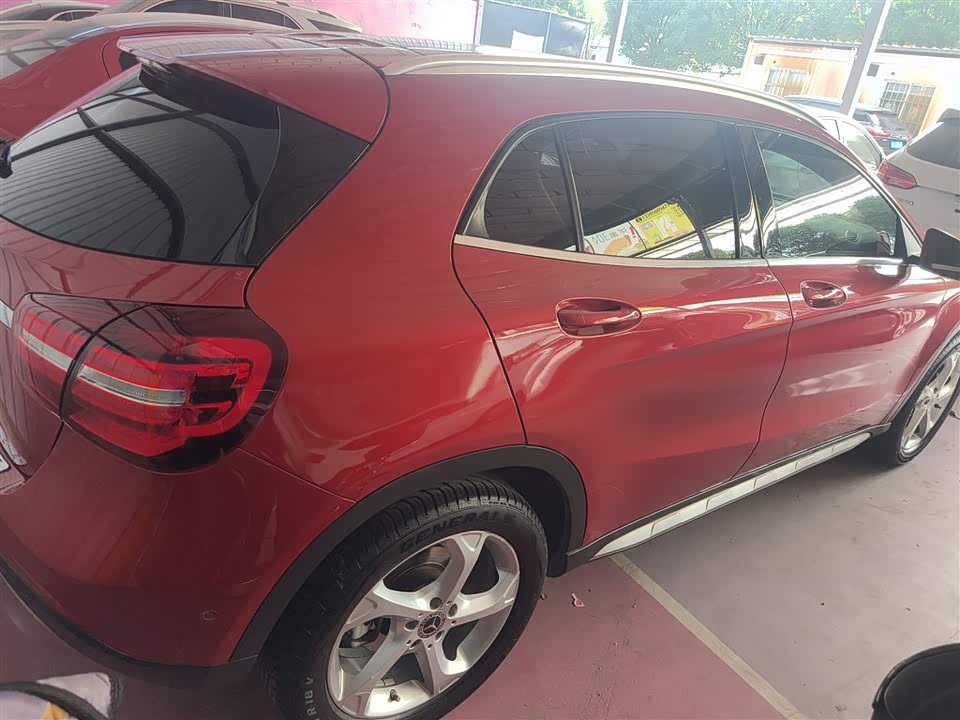 Mercedes-Benz GLA