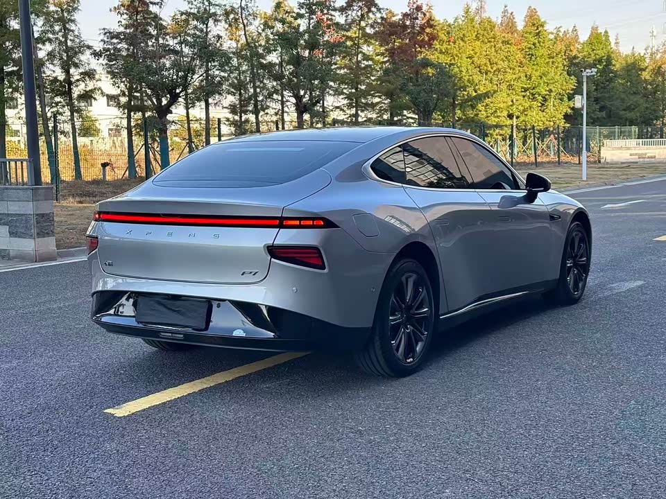 XPENG P7