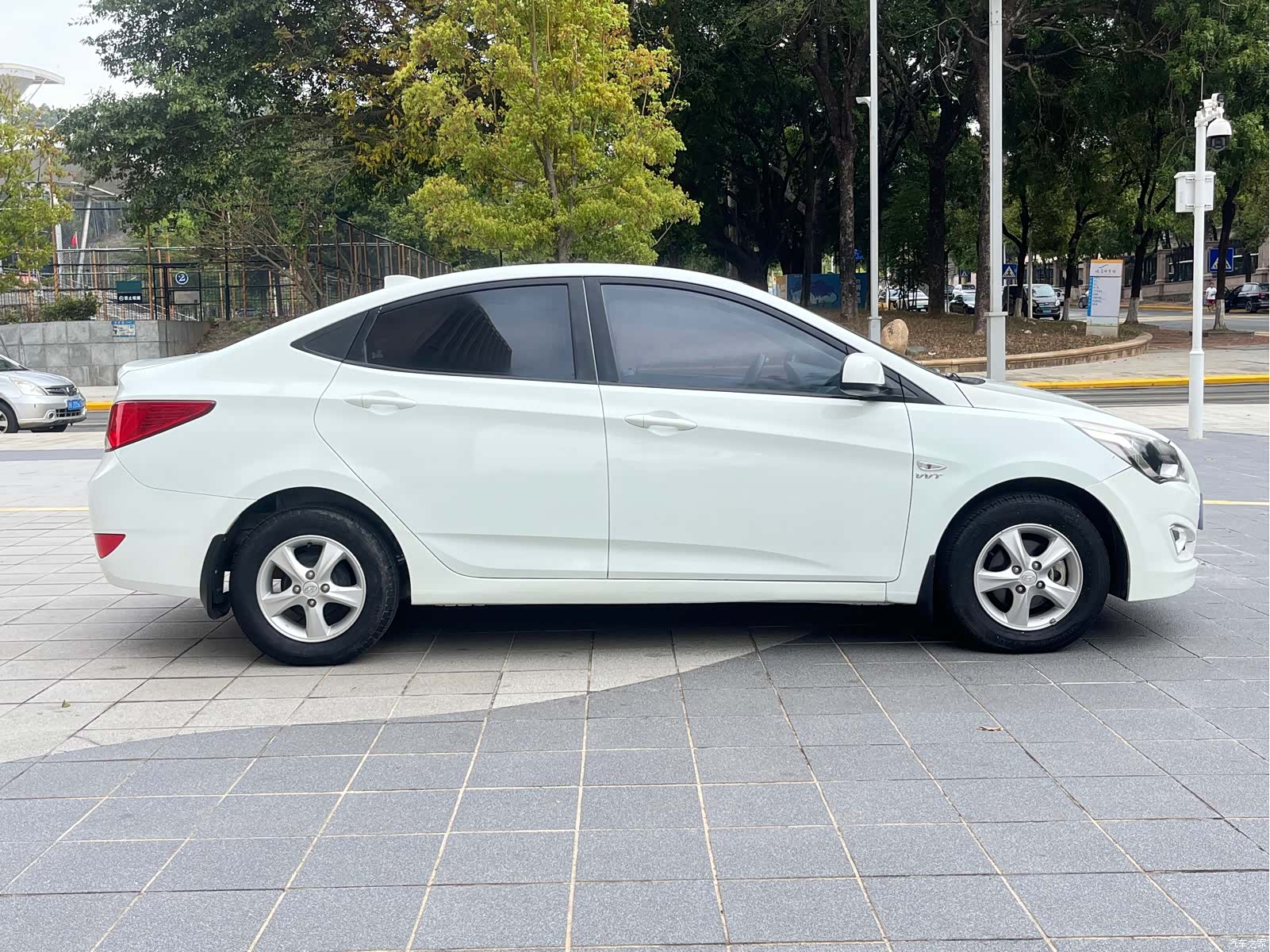 Hyundai GLS, 2017 8
