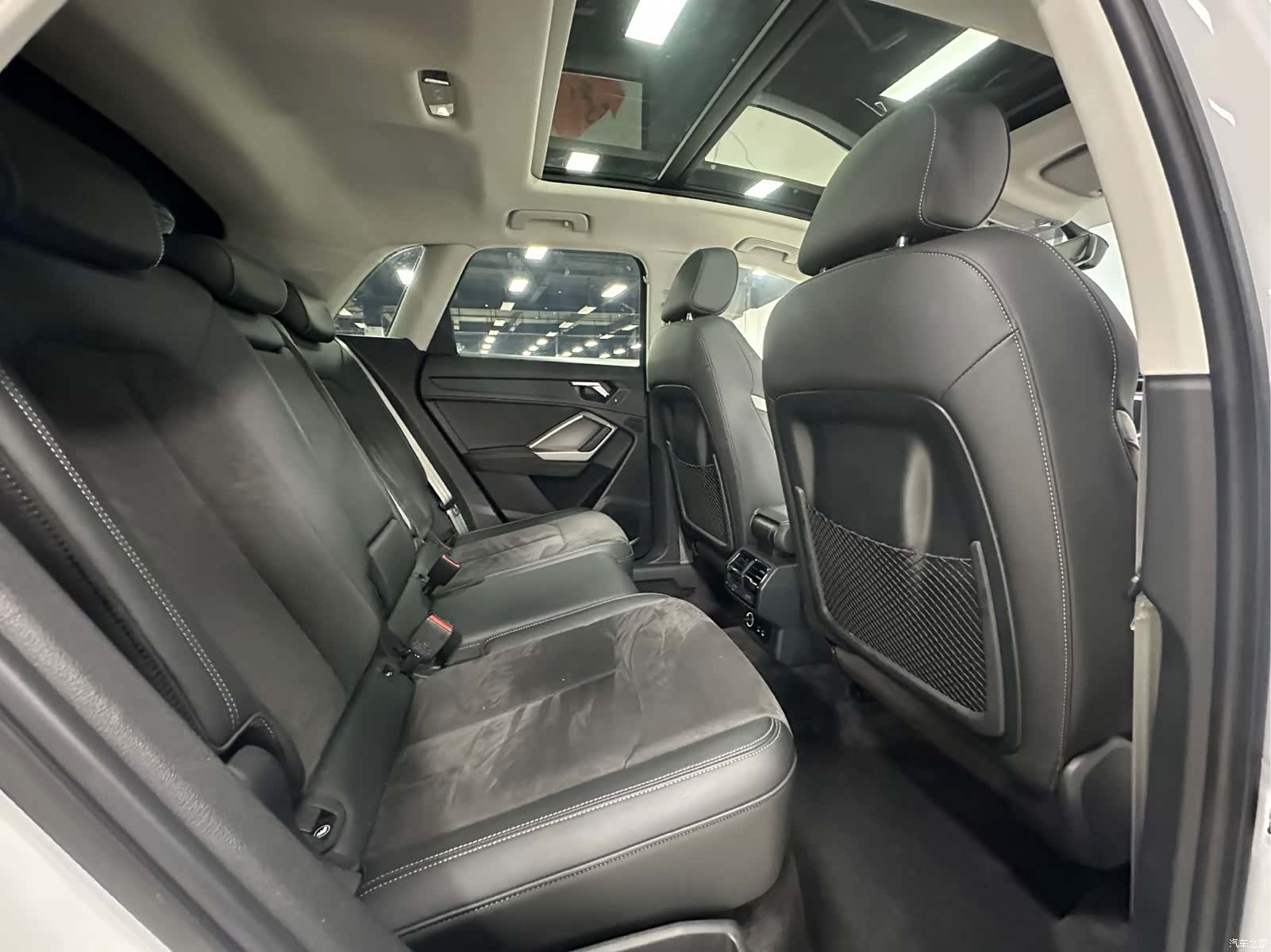 Audi Q3, 2022 10