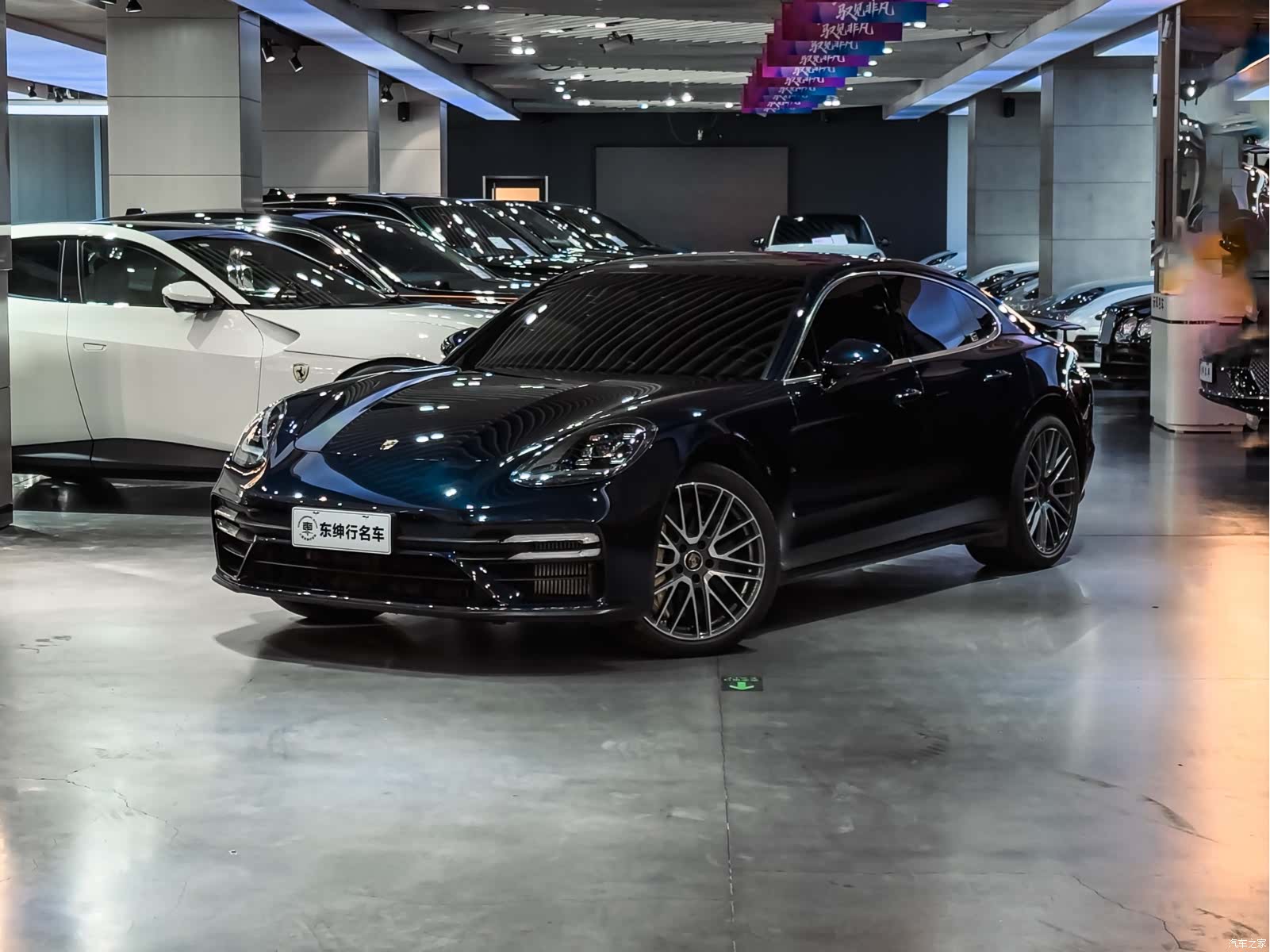 Porsche Panamera, 2022 1