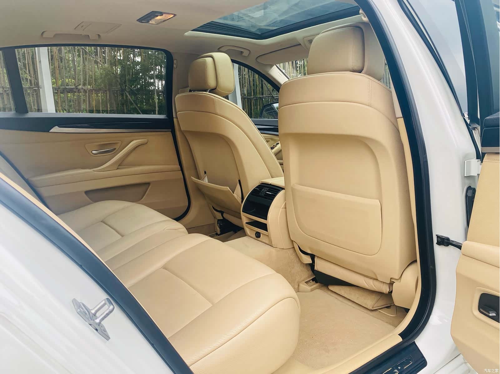 BMW 5 Series, 2011 15