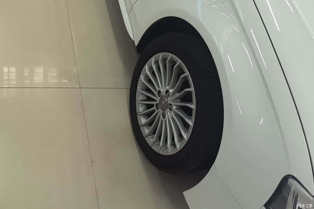 Audi A4L, 2015 6