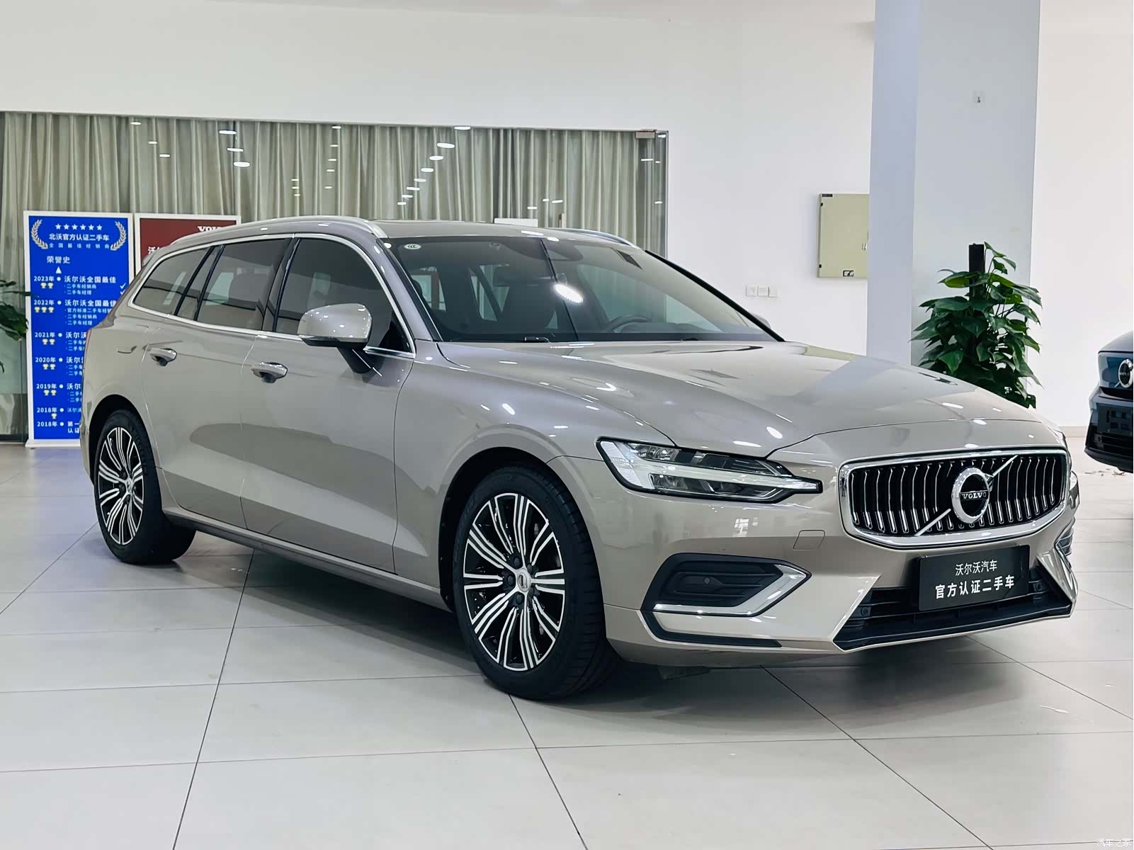 Volvo V60, 2021 3