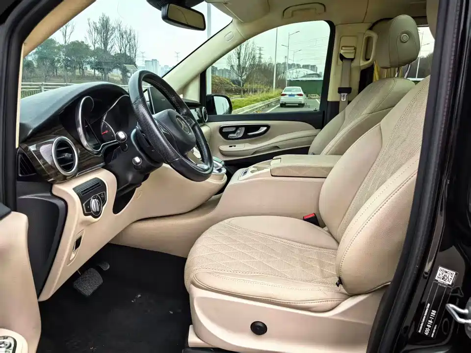 Mercedes-Benz V-class