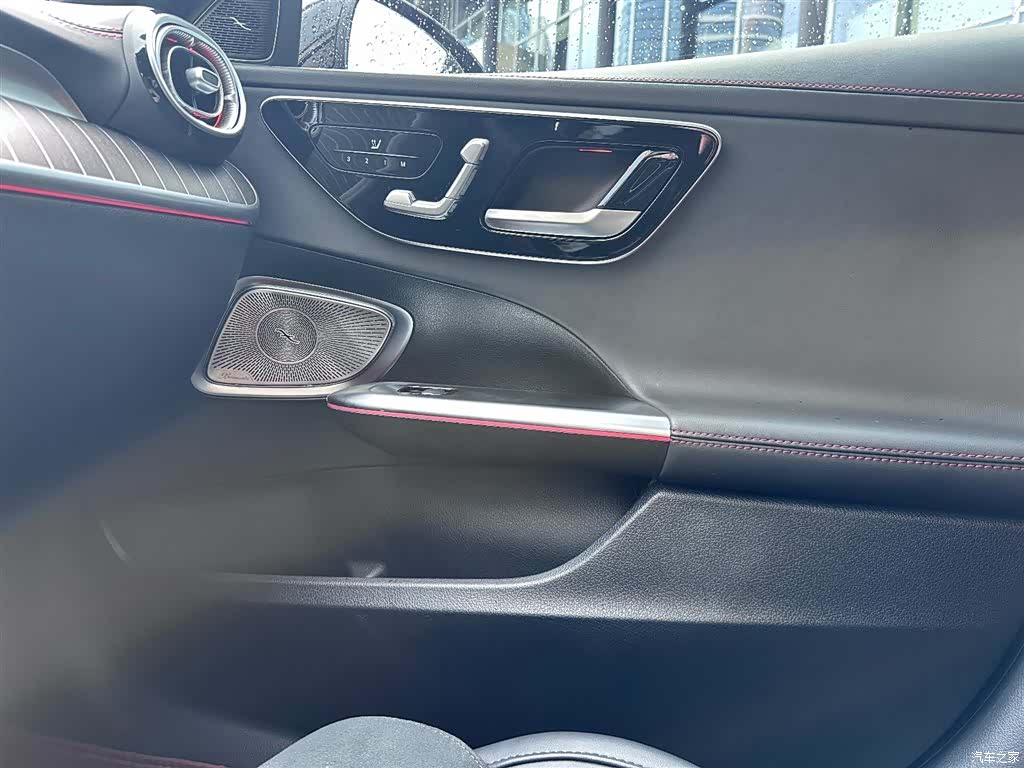 Mercedes-Benz C-Class, 2025 18