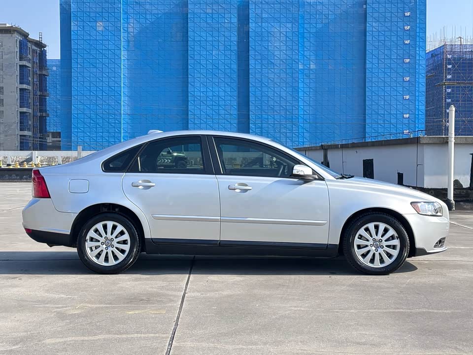 Volvo S40