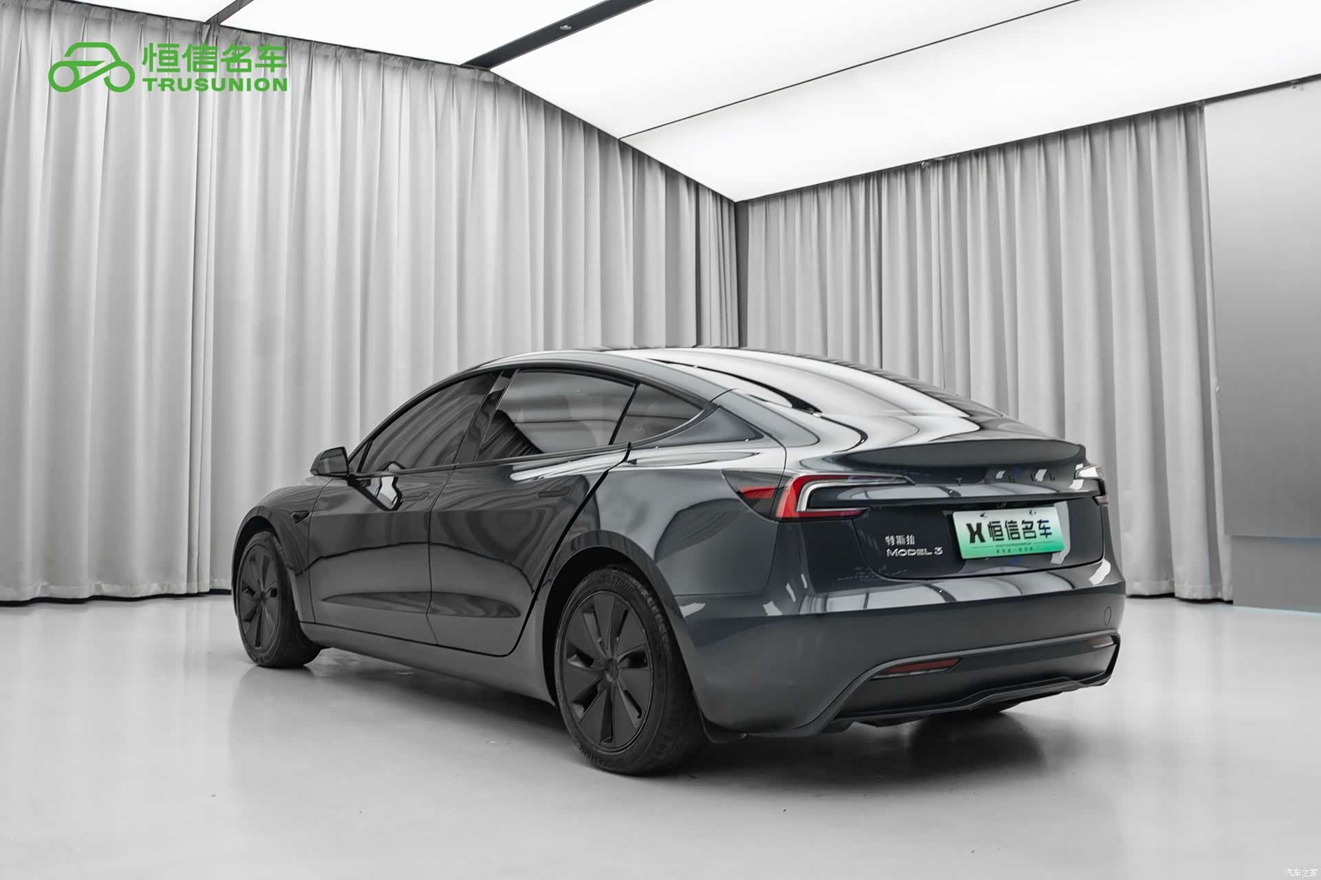 Tesla Model 3, 2025 4