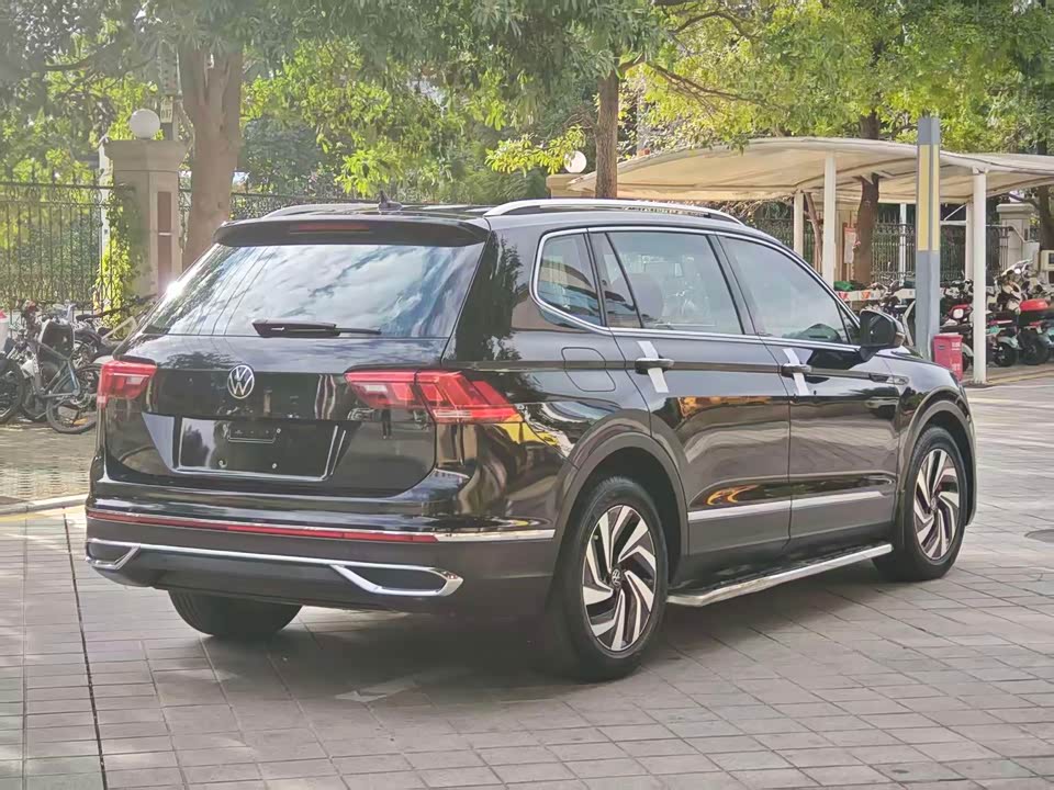 Volkswagen Tiguan L