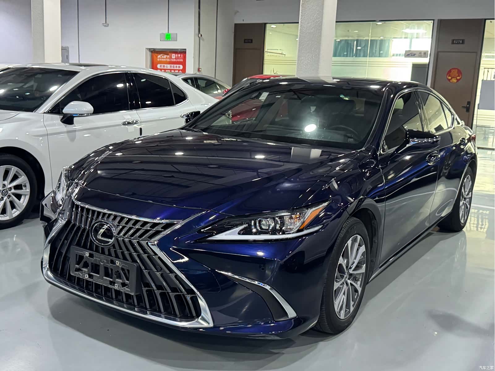 Lexus ES, 2023 1