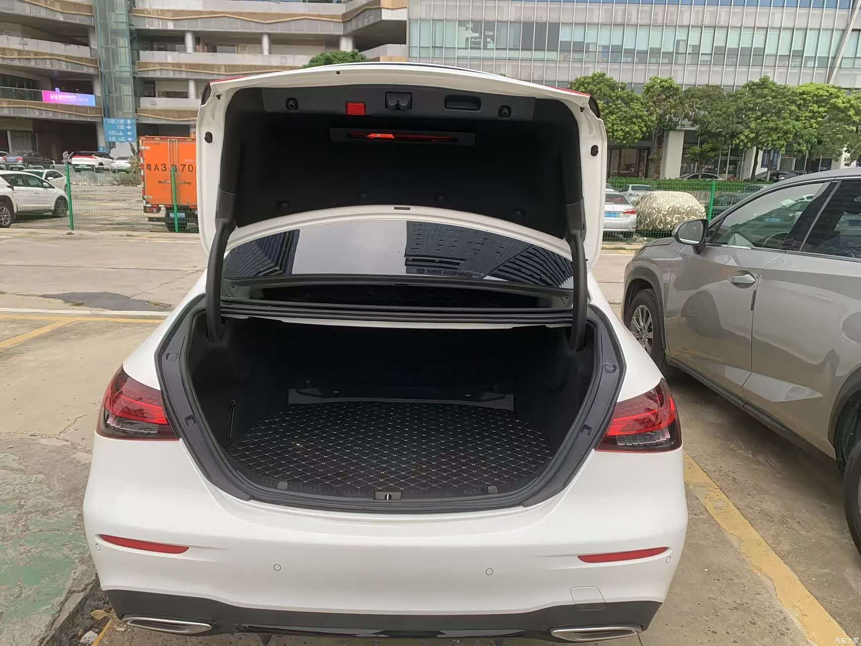Mercedes-Benz E-Class, 2021 18