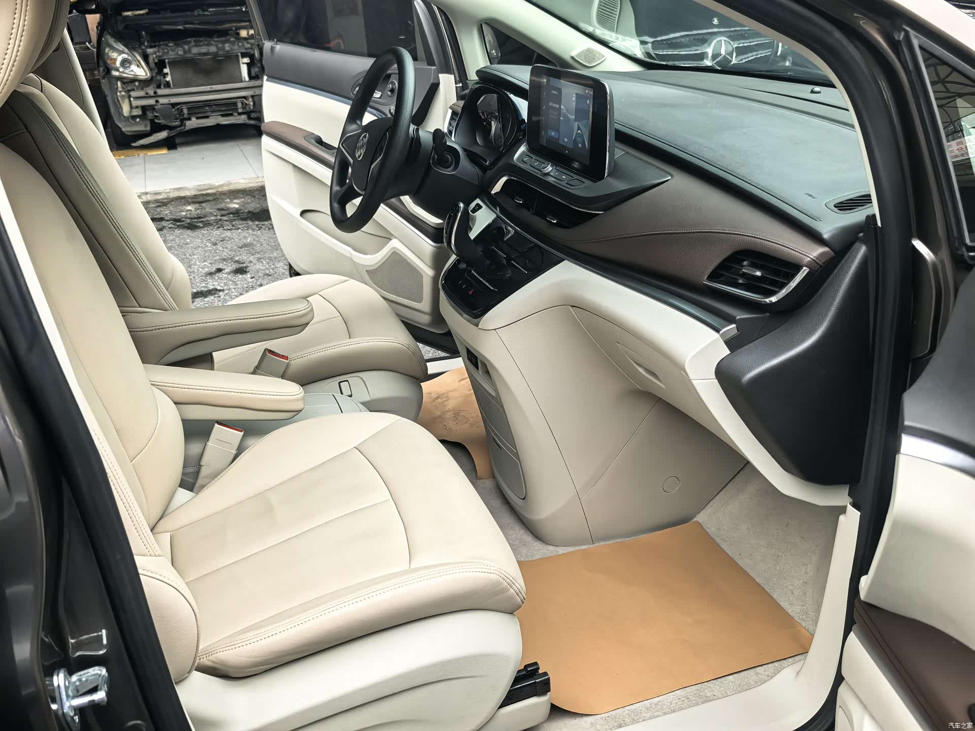 Buick GL8, 2022 10
