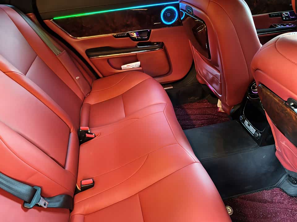 Jaguar XJ Jaguar XJ