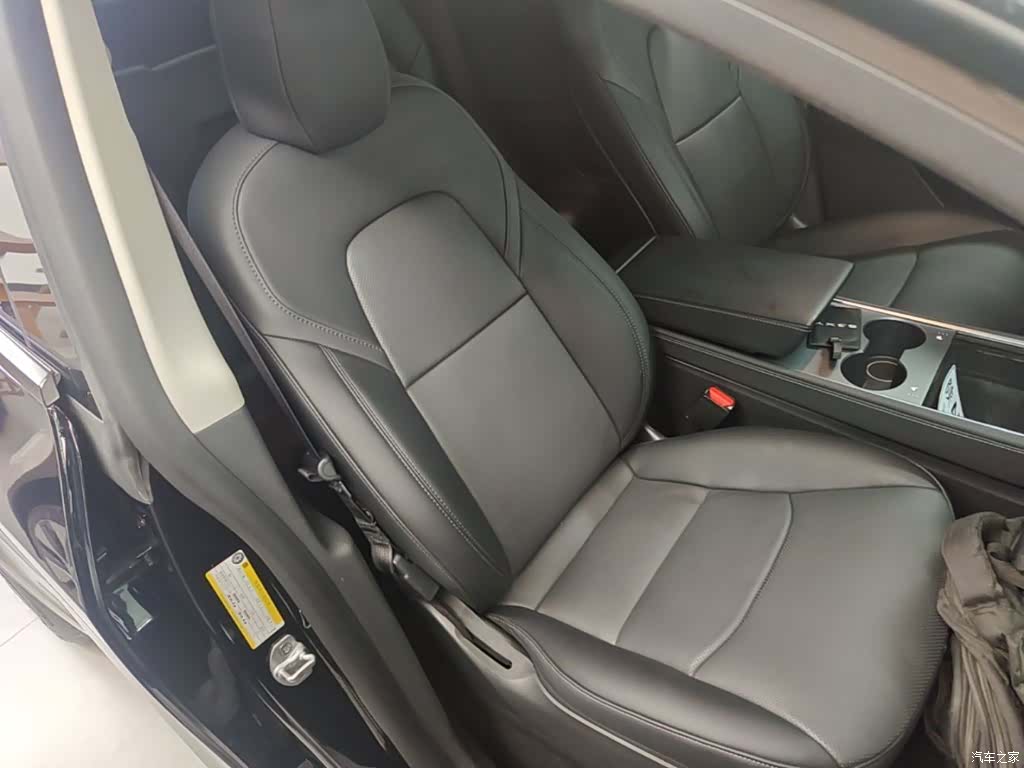 Tesla Model Y, 2022 25