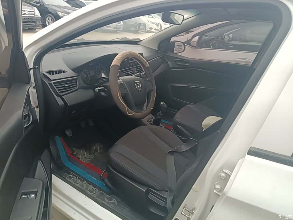 Wuling 310, 2017 15