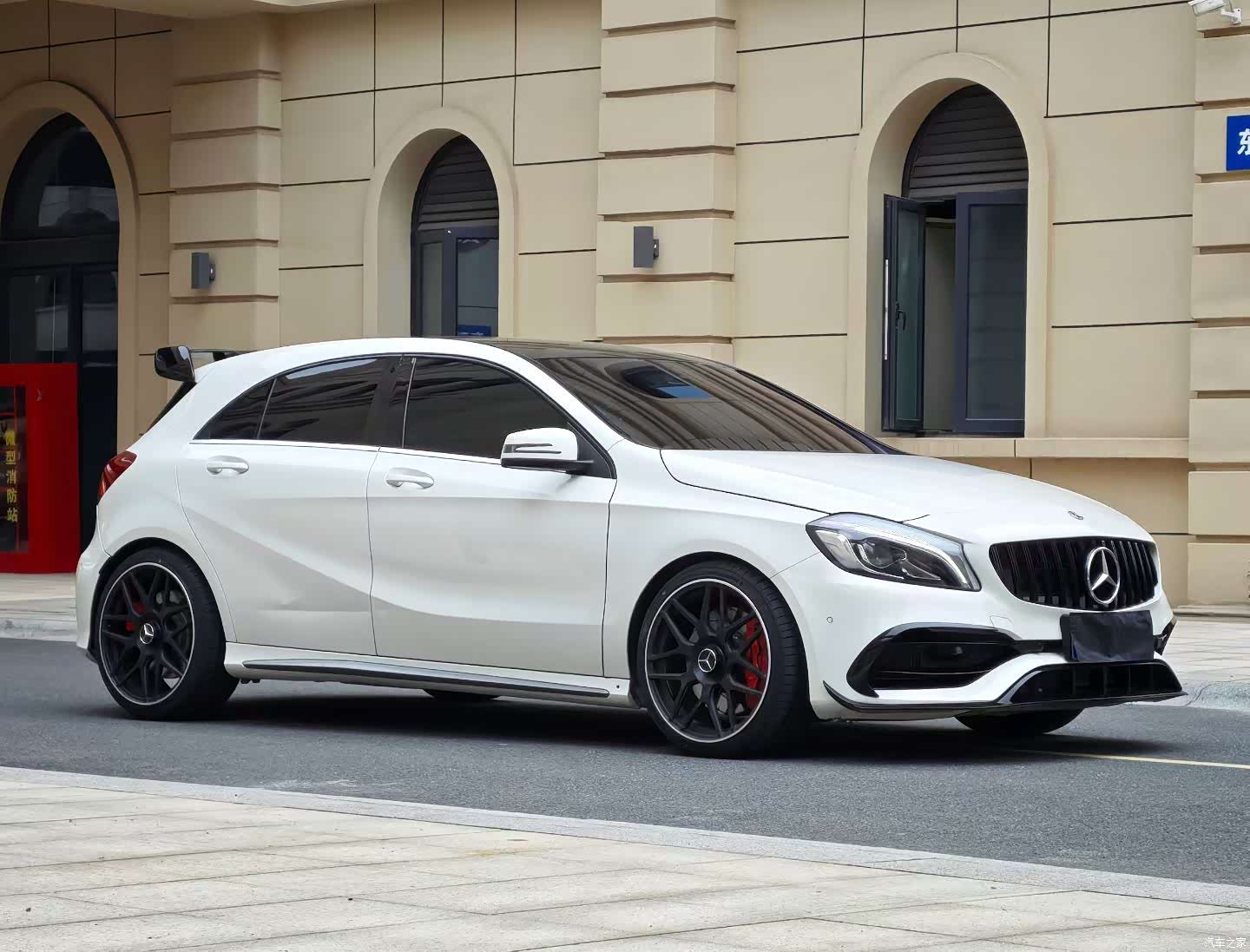 Mercedes-Benz A-Class, 2018 3