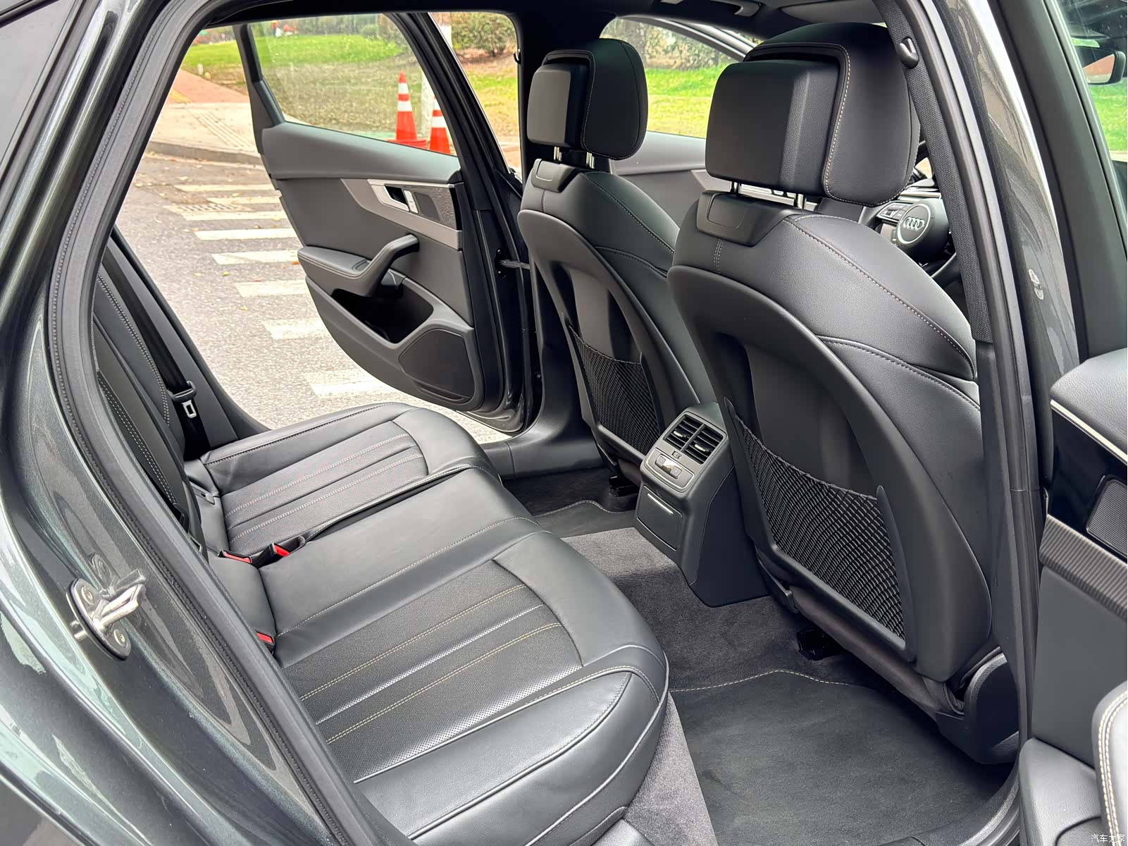 Audi A4L, 2024 11