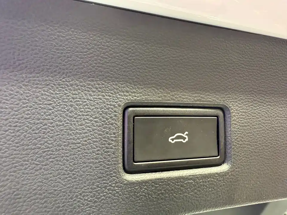 Volkswagen T-ROC exploring Songs