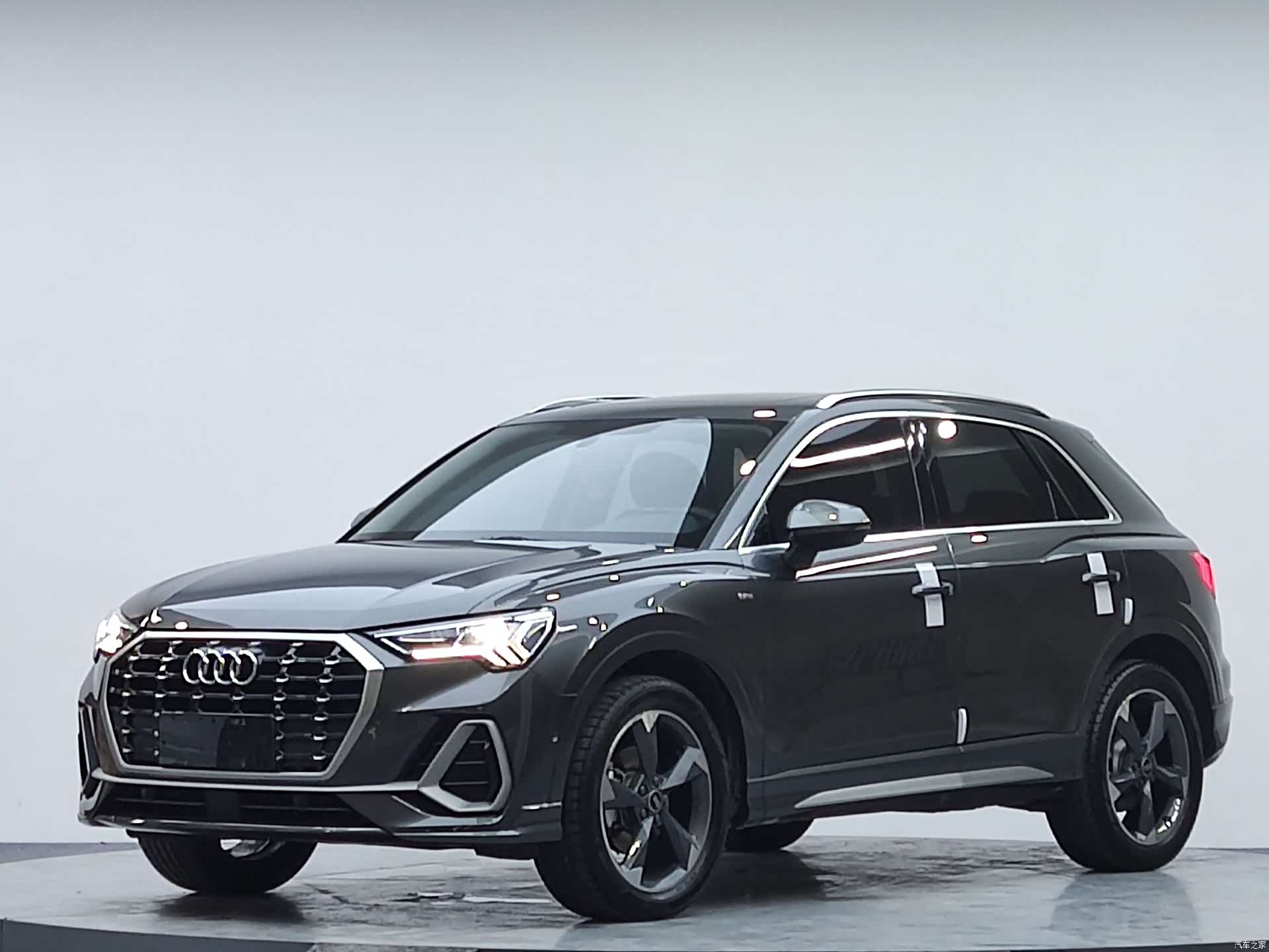 Audi Q3, 2023 1