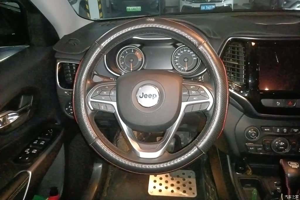 Jeep Cherokee, 2019 15
