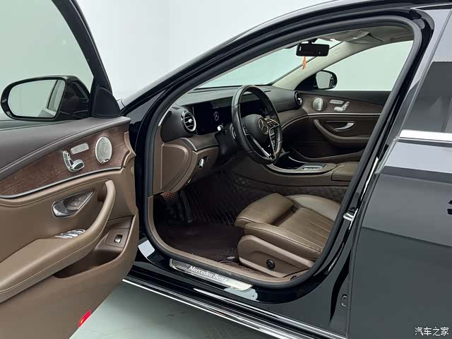 Mercedes-Benz E-Class, 2022 12
