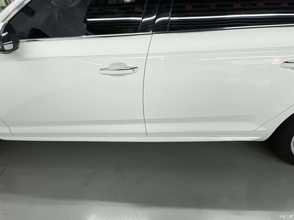 Audi A4L, 2019 22