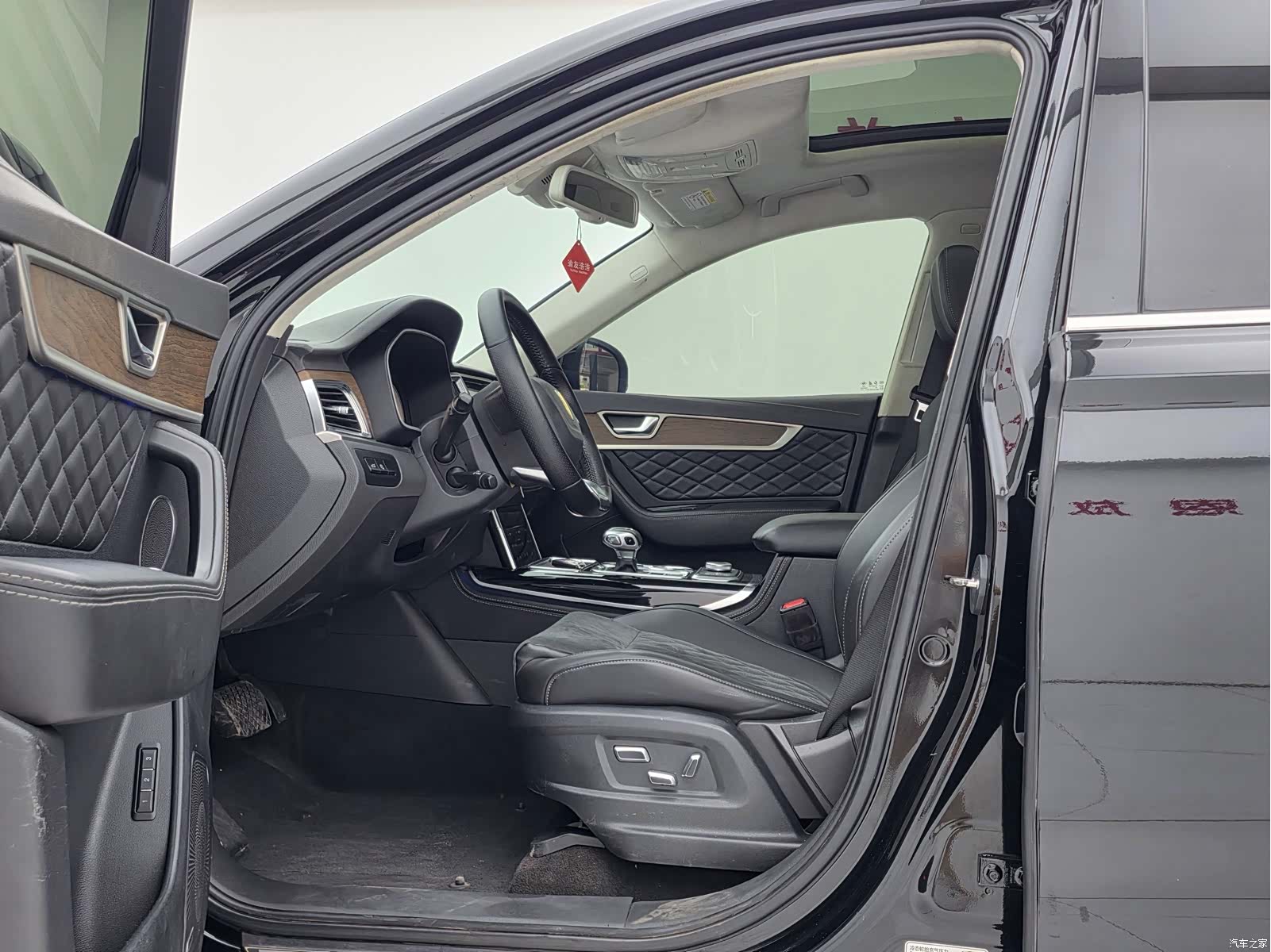 Hongqi HS7, 2021 9