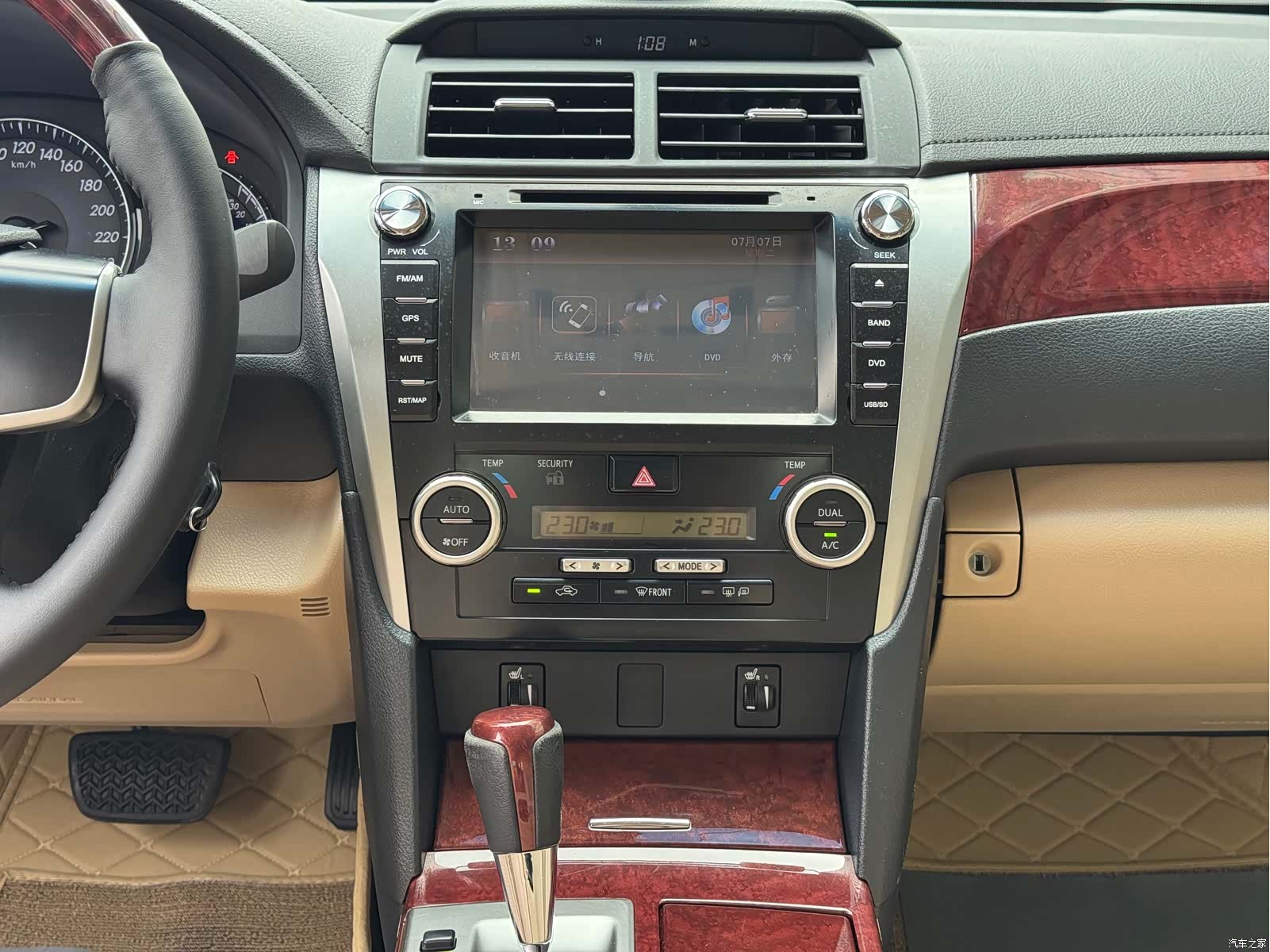 Toyota Camry, 2013 12