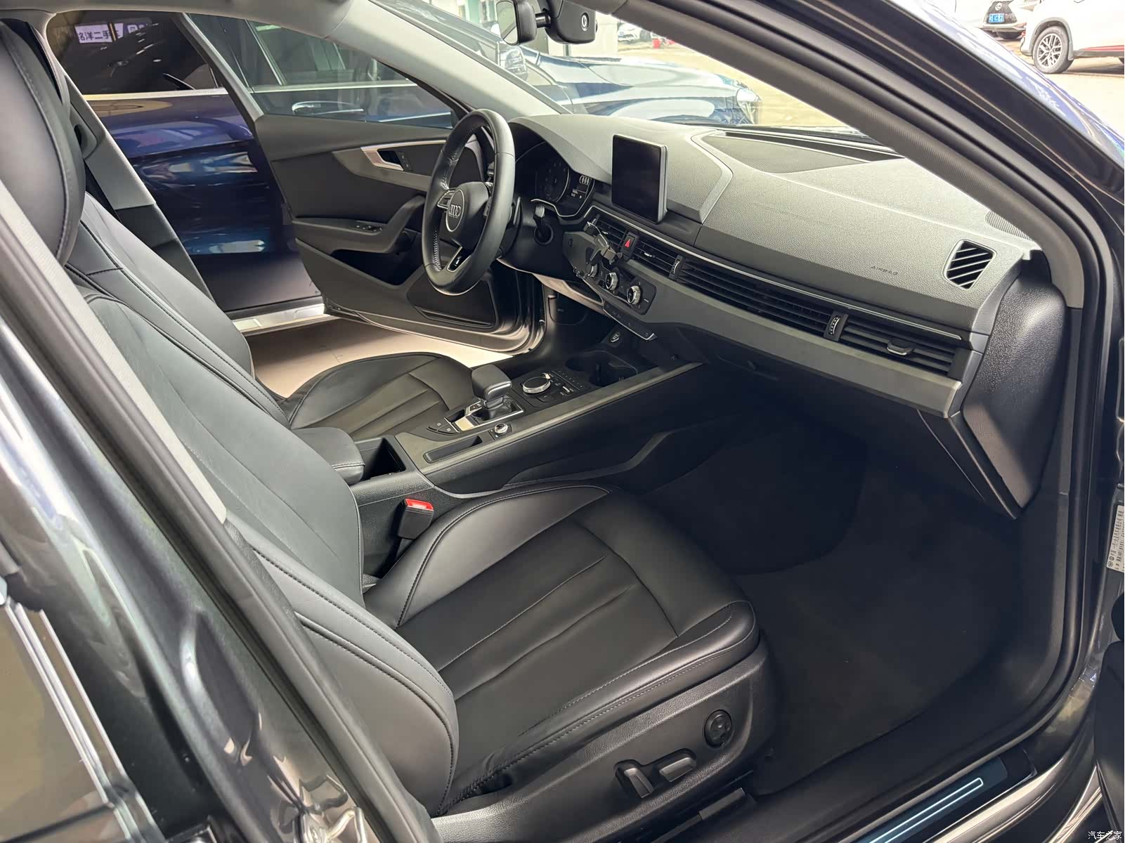 Audi A4L, 2019 8