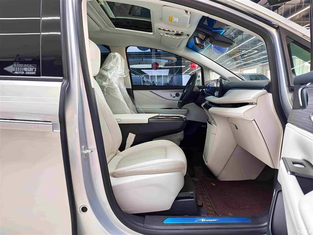 Buick GL8, 2025 6