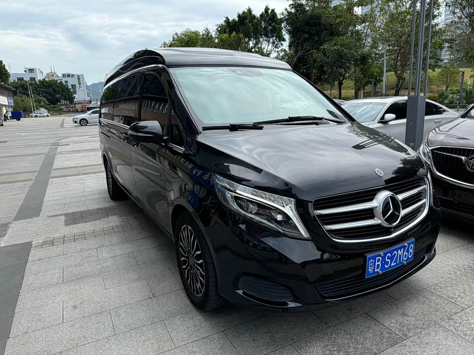 Mercedes-Benz V-class