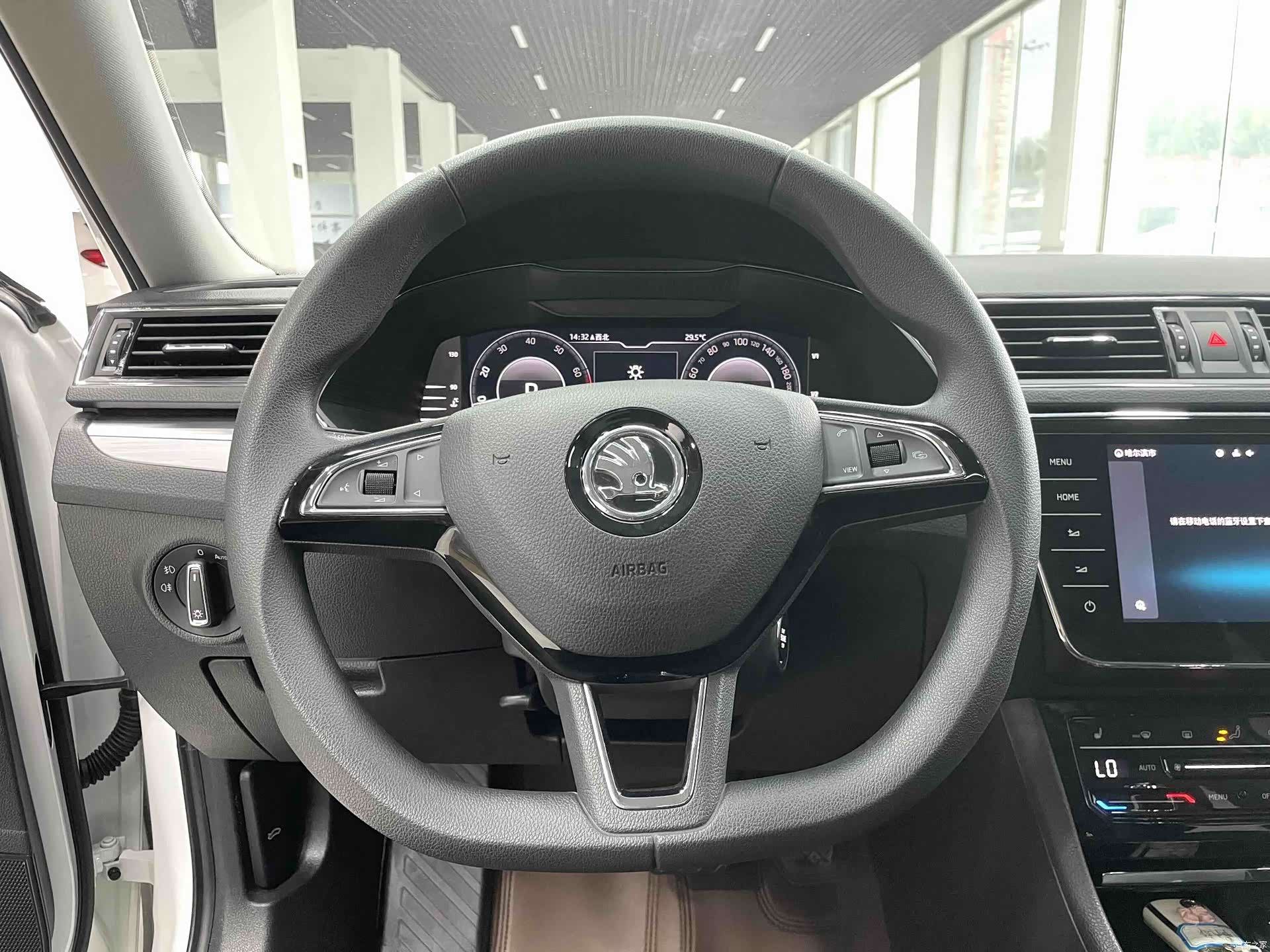 Skoda Superb, 2023 8