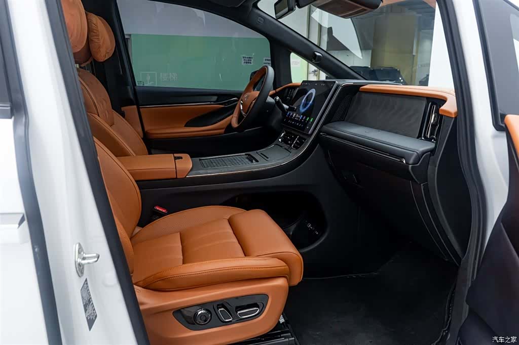 Trumpchi M8, 2025 18