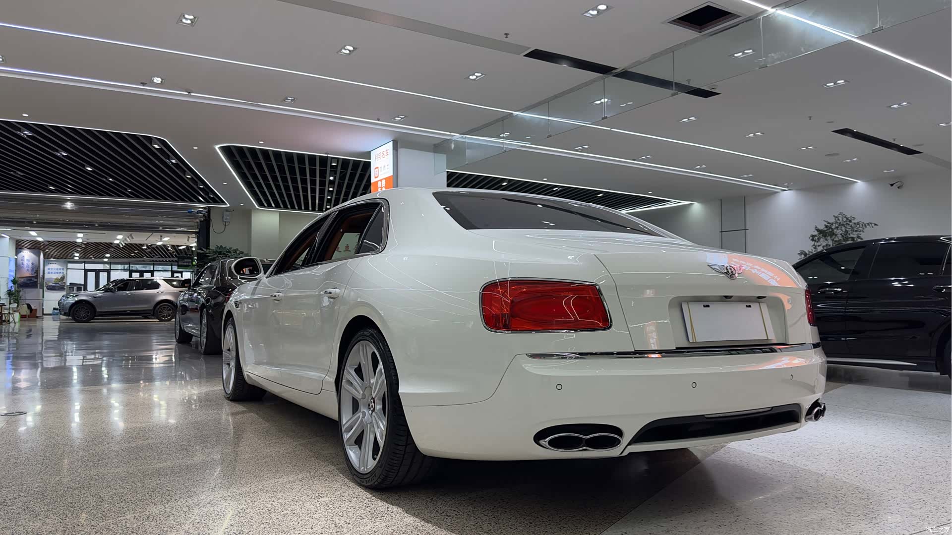 Bentley Flying Spur, 2017 8