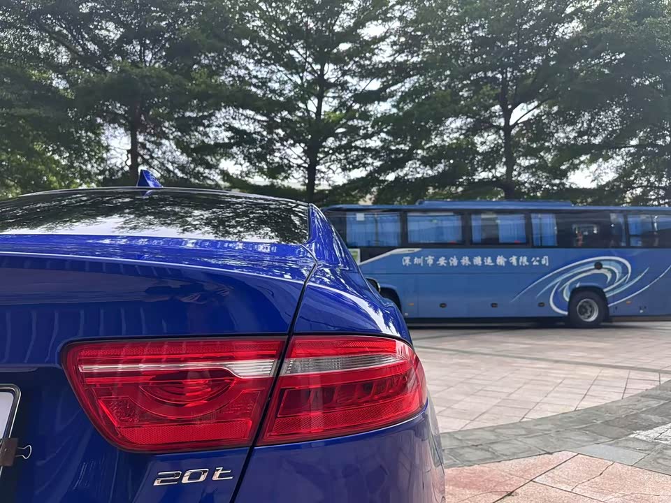 Jaguar XEL Jaguar XEL